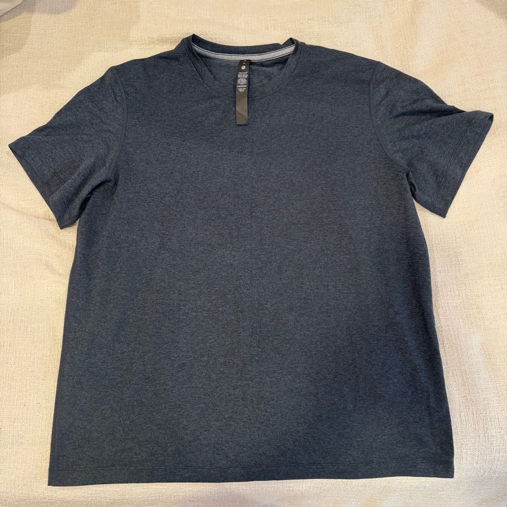 lululemon athletica Men's Dark Gray Blue Short Sleeve Tee